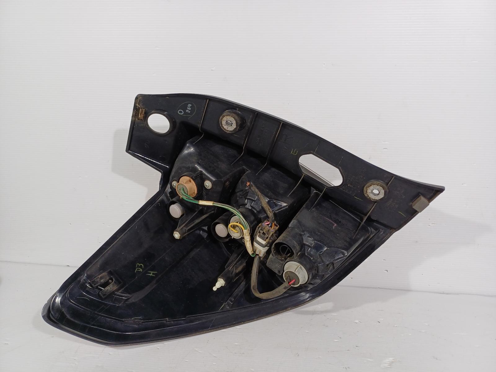 SUBARU FORESTER 02/2008-12/2012 RIGHT TAILLIGHT IN BODY - thumbnail 2