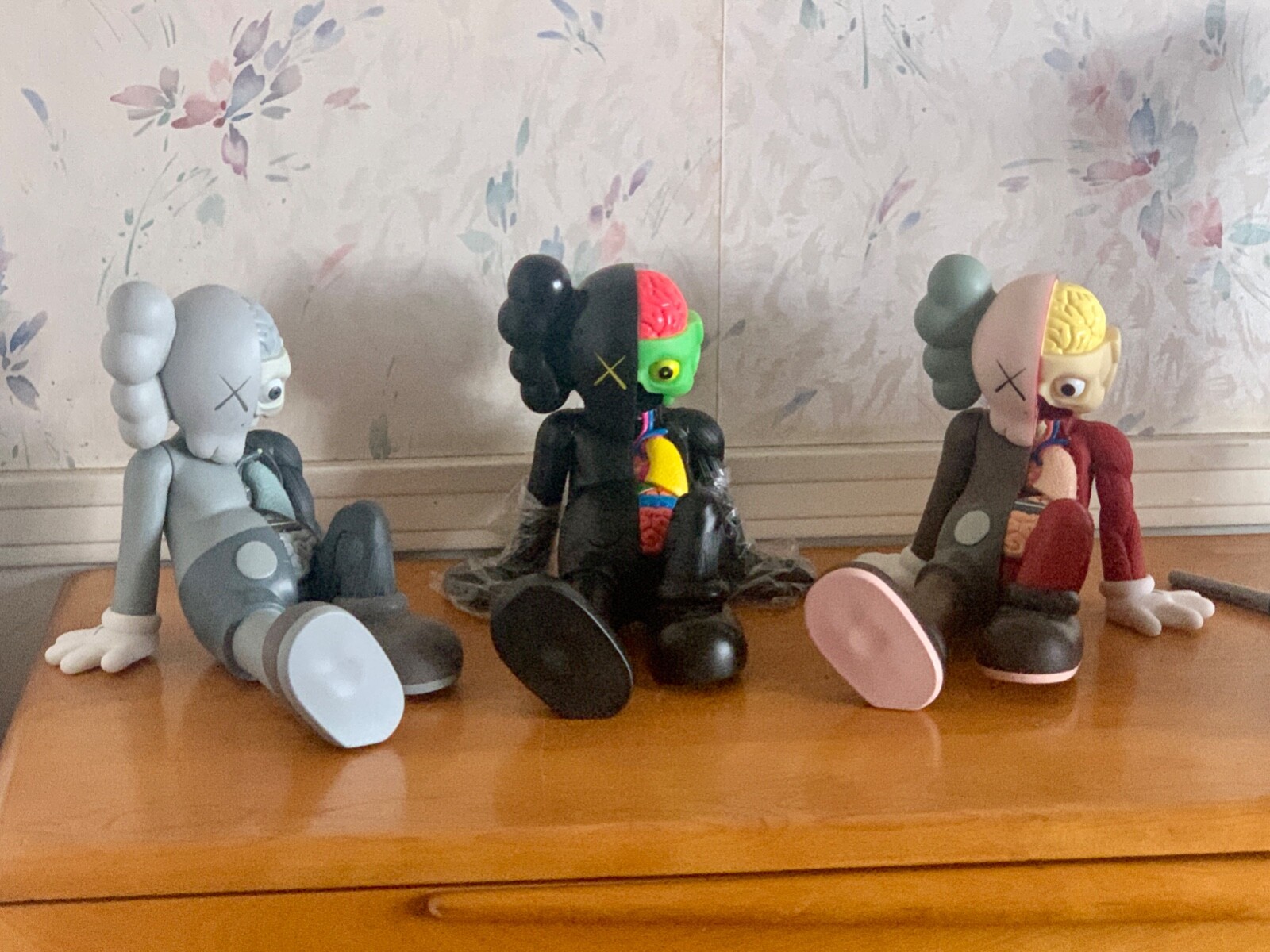 KAWS Companion Resting Place GREY 模写品