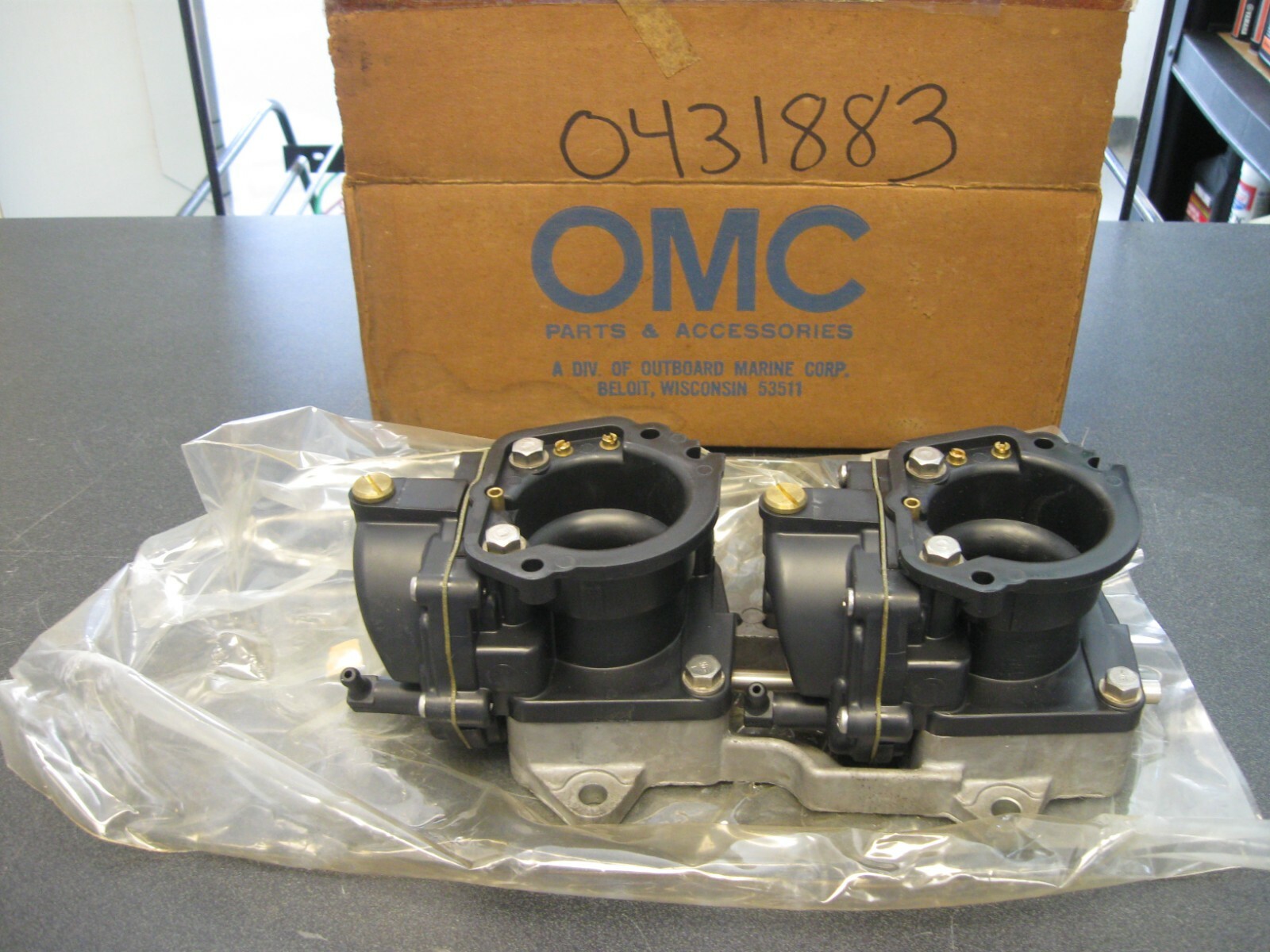 JOHNSON EVINRUDE CARBURETOR ASSEMBLY 0431883 SHELFJ15 | eBay