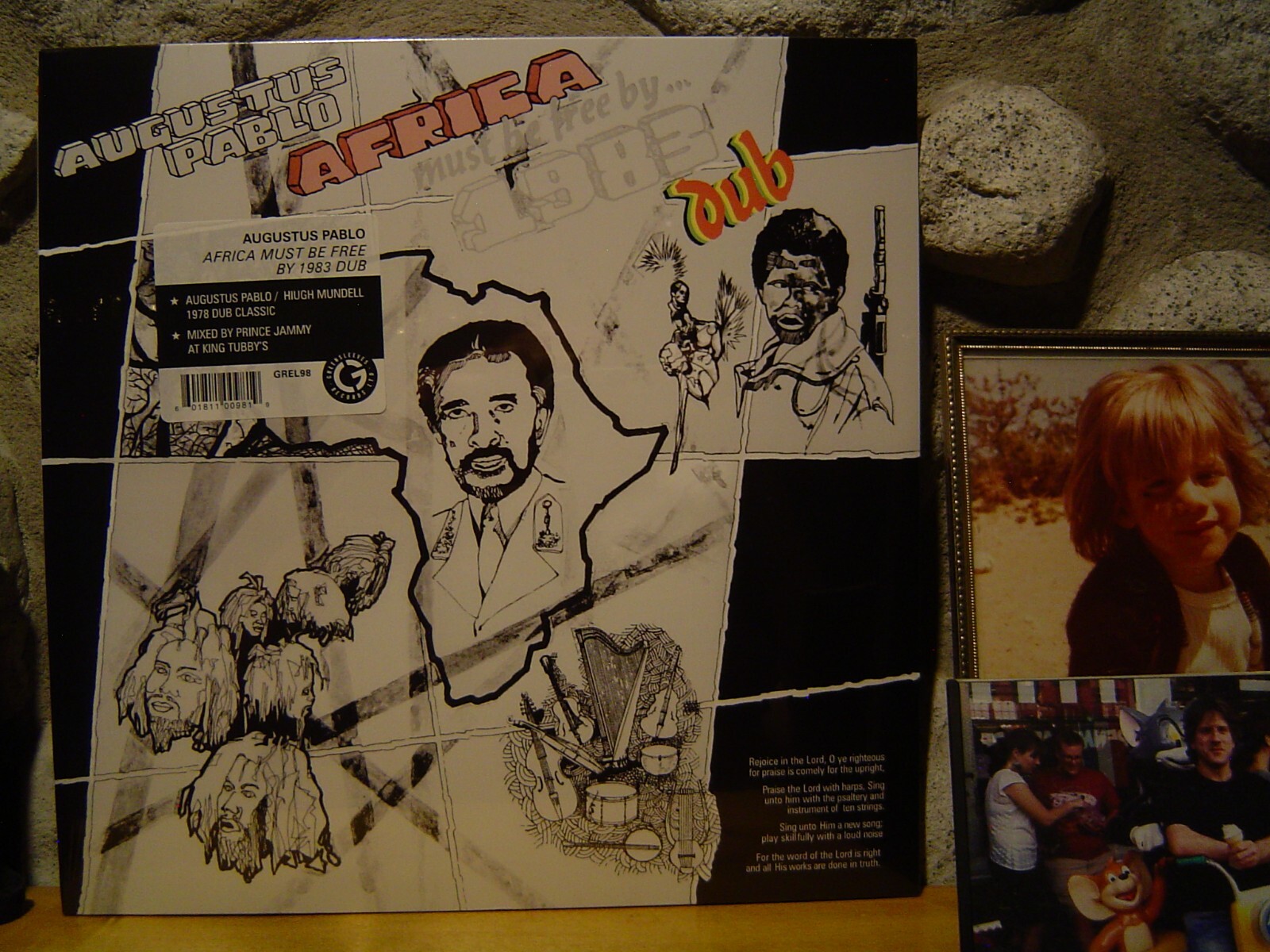 ジャマイカLP Augustus Pablo Africa Must Be Free By 1983 (Dub) NONE Message /00260 Amazon.com: Africa Must Be Free By 1983: CDs & Vinyl