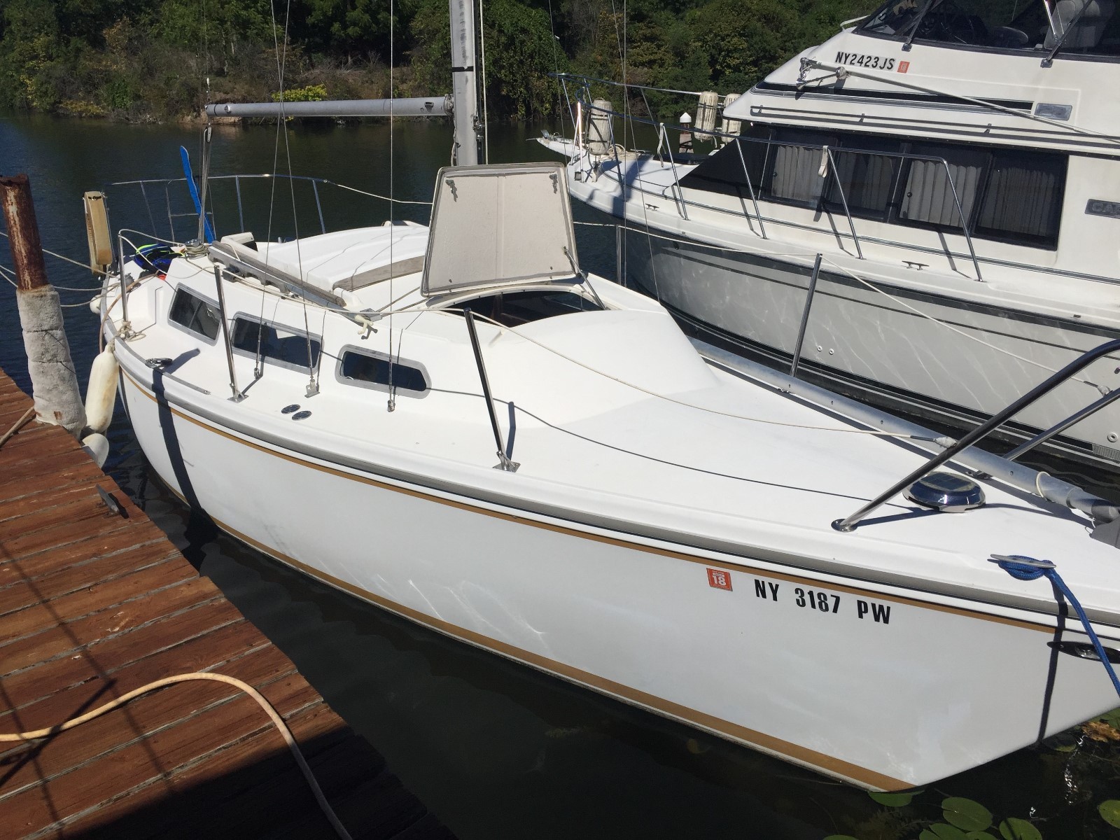 Catalina 27 Sailboat