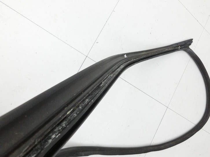 Peugeot RCZ 10-15 Coupe Dichtung für Rahmen Tür Links Vorne Peugeot RCZ 10-15 18.04.2011 9025AP gebraucht Vorschau 4