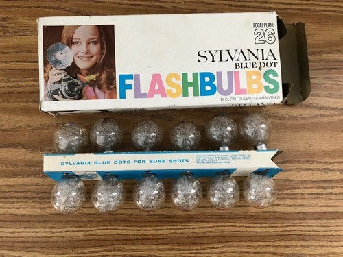 Box Of 12 Sylvania Blue Dot Flashbulbs Focal Plane 26