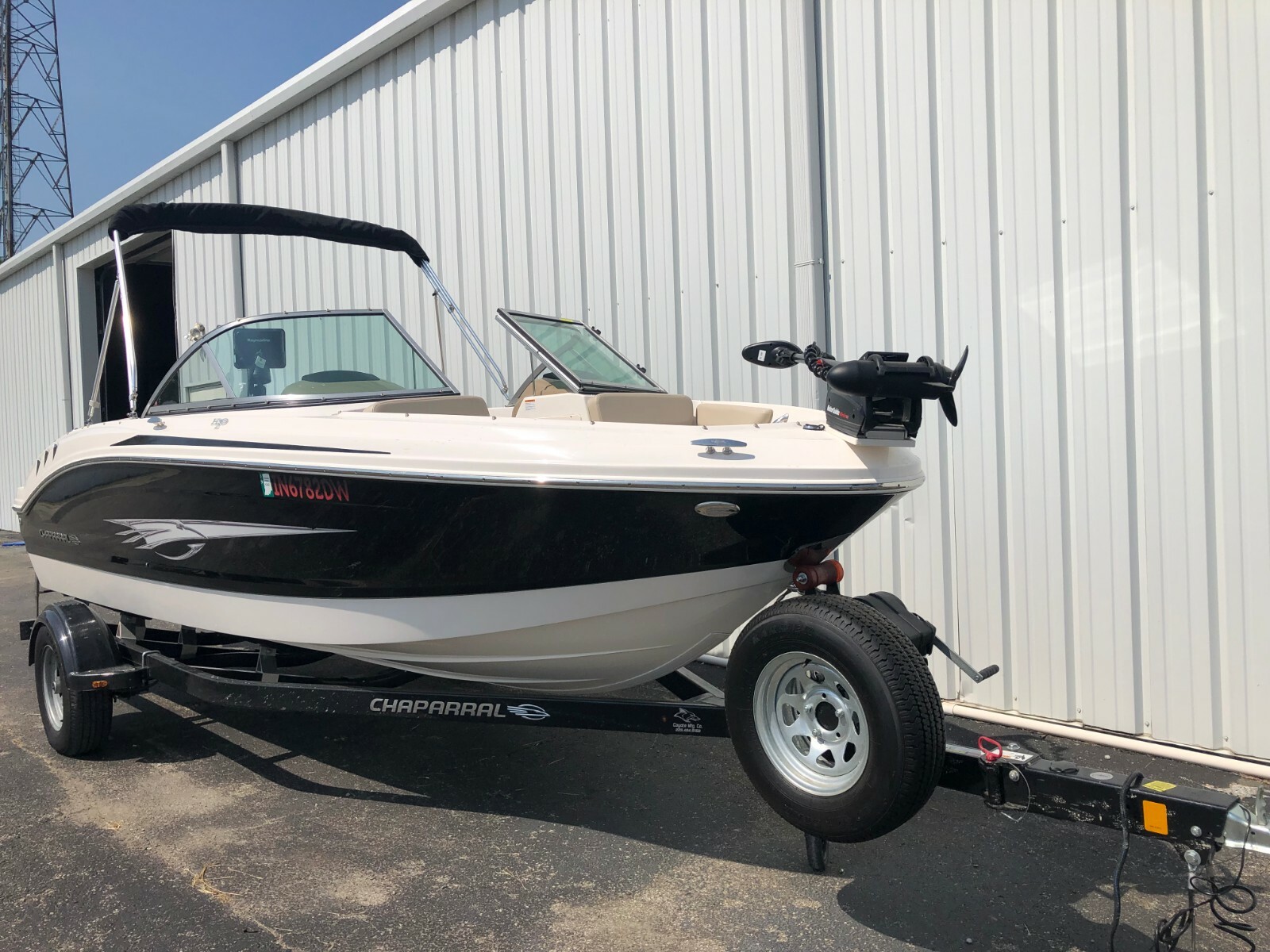 2016 CHAPARRAL H20 19 FISH AND SKI W/ 4.3 MERC & SINGLE AXLE TRAILER NO RESERVE!