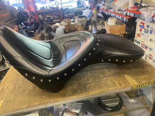 Saddleman Touring Seat Explorer Harley Softail Fatboy Heritage 2000-06 Wide Flst