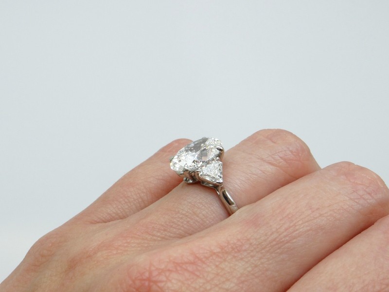 Tiffany Co Platinum 3.82ct Oval Shield Diamond Engagement