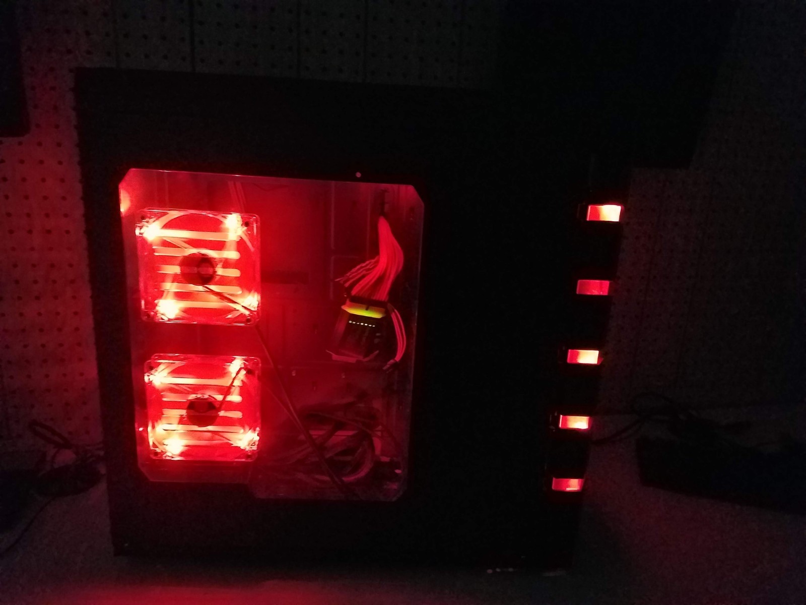 BitFenix Windowed Colossus Case with Red LED Kit included