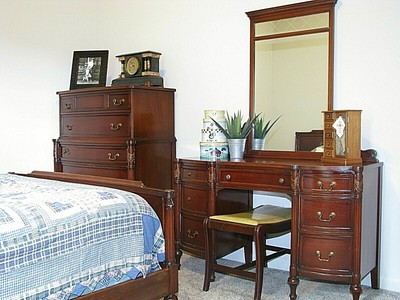 Post 1950 Mahogany Bedroom Set Vatican
