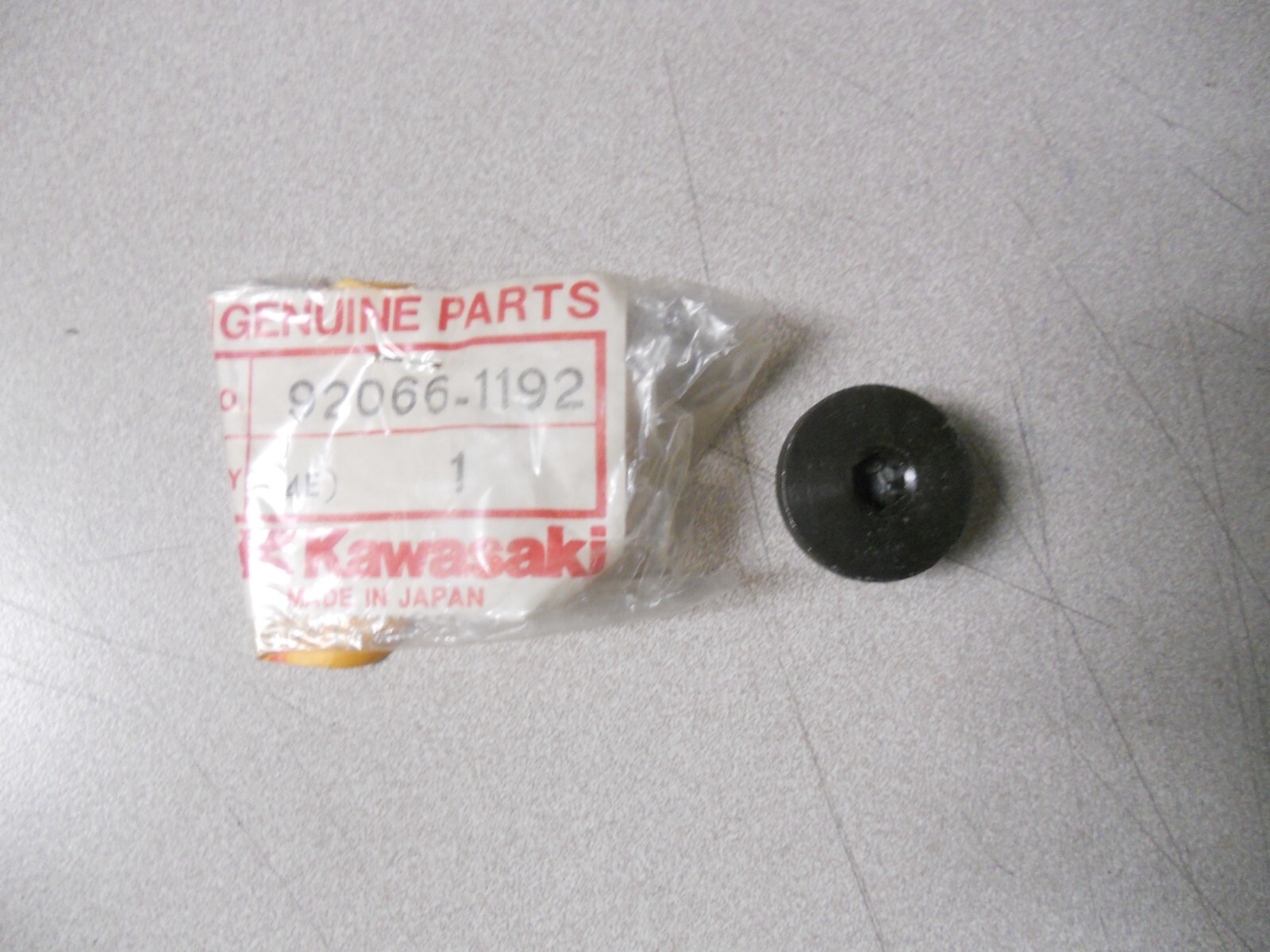 Ajewtgページ NOS Kawasaki OEM Plug 1985-1997 ZX600 1985-1986 ZX750 1984