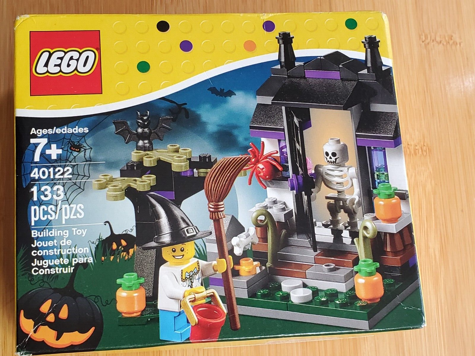 LEGO Trick-or-Treat Halloween Seasonal 133 pc set 40122
