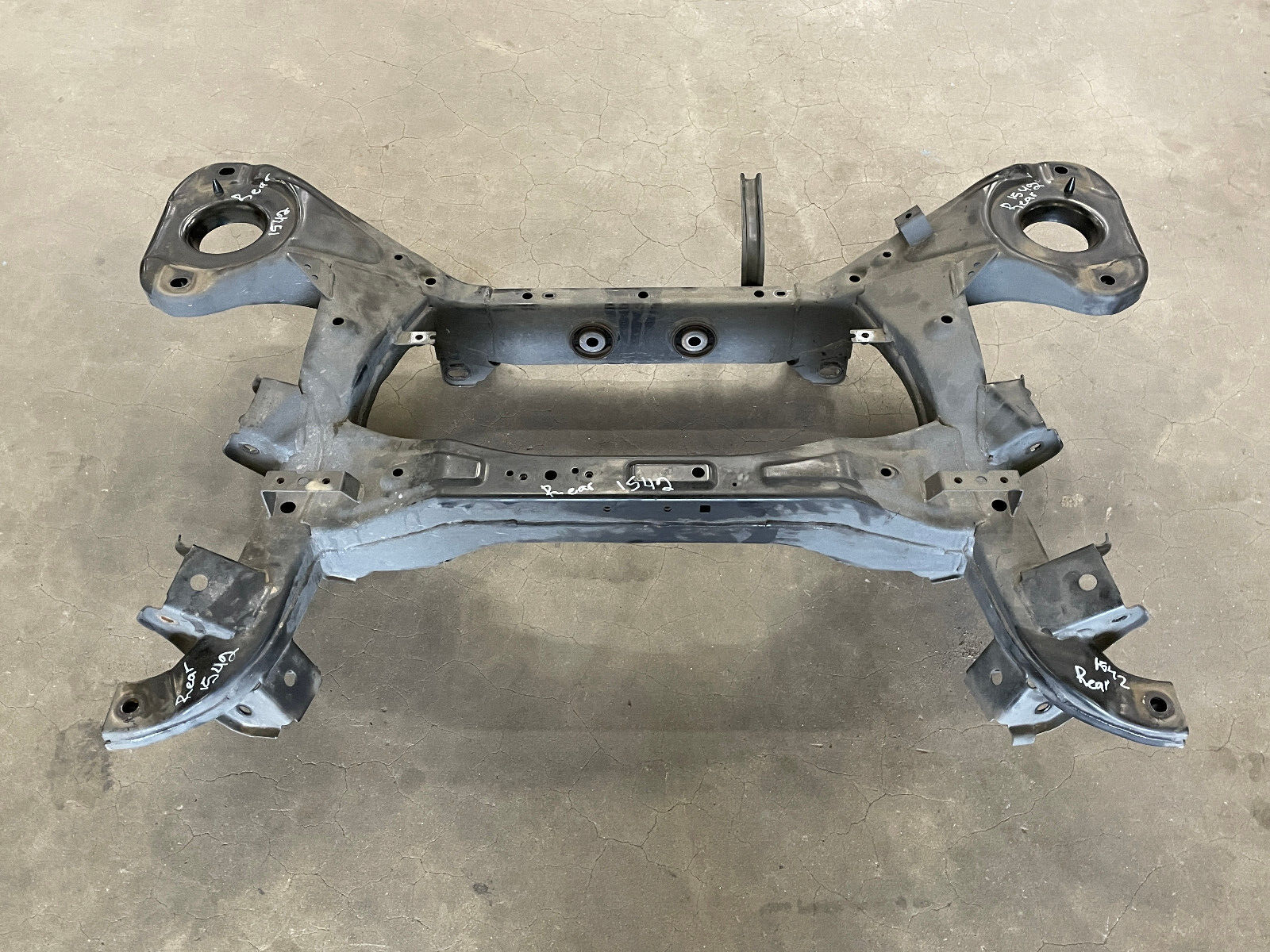 イニシャルK 2018-2022 INFINITI Qx80 Rear Subframe Crossmember Engine Cradle