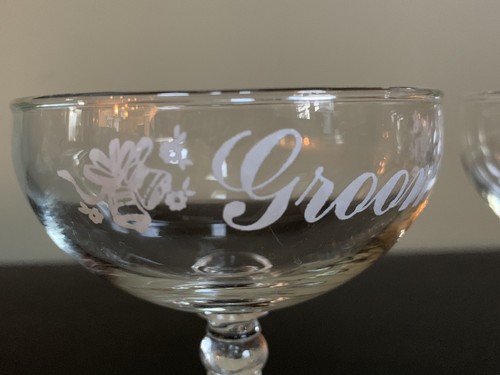 Vintage Bride Groom Wedding Toast Champagne Glasses 4 5/8” tall Wedding Bells