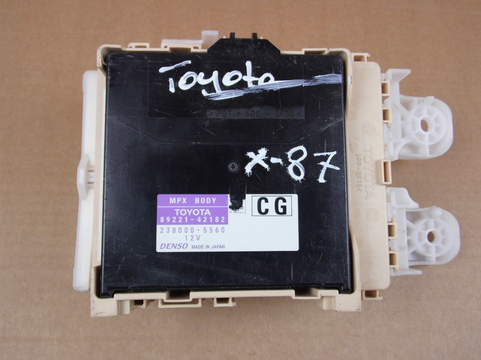 Toyota RAV4 IV MK4 2016 control module unit BSI MPX 89221
