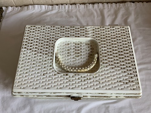 Vintage Wilson Wil-Hold Large Sewing Case Basket Weave White Gold 13x9x9