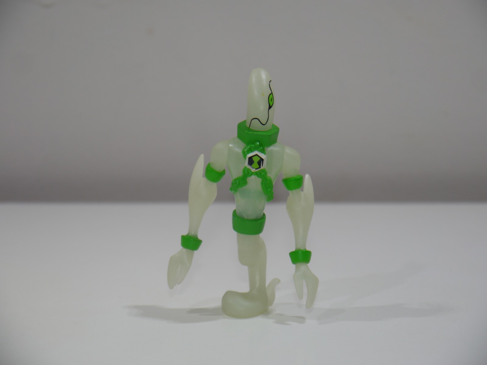 Ben 10 Omniverse Galactic Monsters GHOSTFREAK Figure Bandai