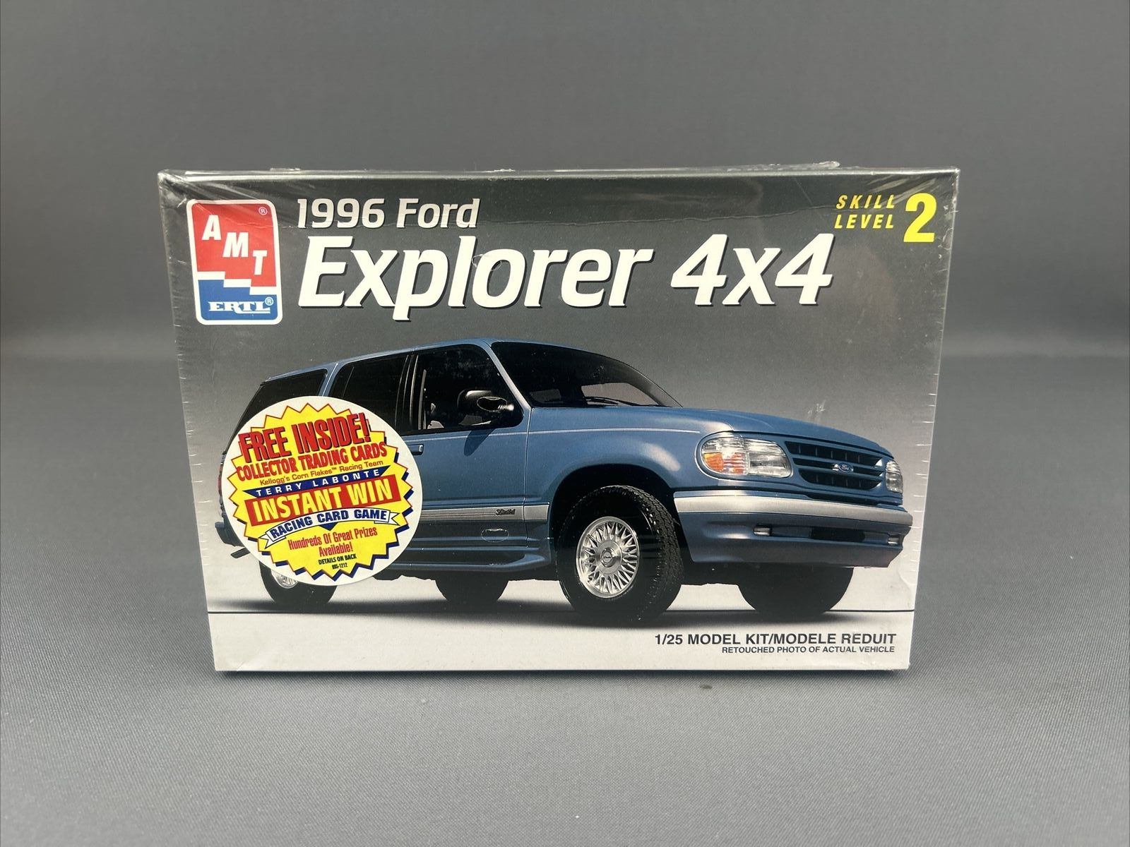 SEALED AMT 1/25 Scale Model Kit 1996 Ford Explorer 4x4 #8968 NIB