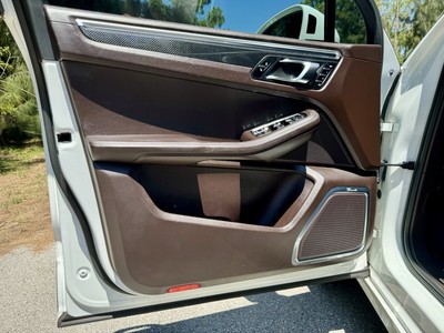 image 11 of interior