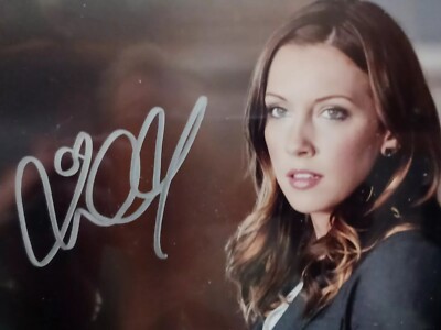 KATIE CASSIDY Autographed 8 X10 Arrow W/C.O.A./HOLO Ofc Pix