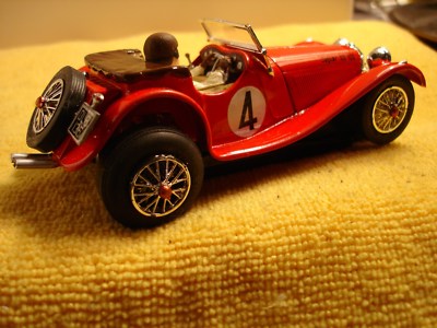 Vintage Jaguar SS-100 slot car 1/32 offered by MTH