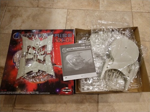 STAR TREK ENTERPRISE NX-01 MODEL KIT POLAR LIGHTS 1:350 SCALE
