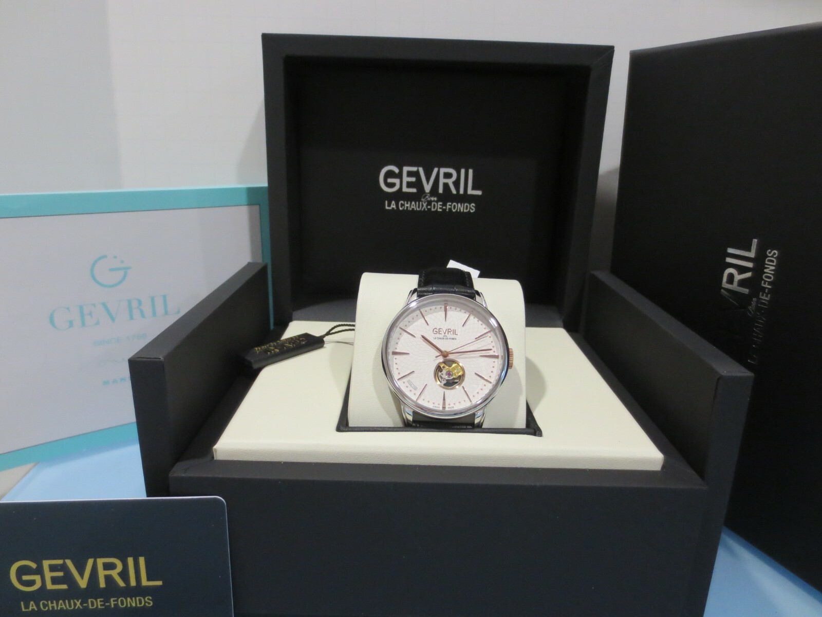 Pre-owned Gevril Men's 9601 Mulberry Swiss Automatic Open Heart Dial Black Leather Watch