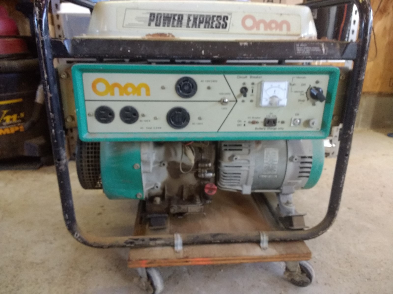 ONAN K3500 WATTS USED GENERATOR, EXCELLENT WORKING CONDITION, AUTO-IDLE , GAZ