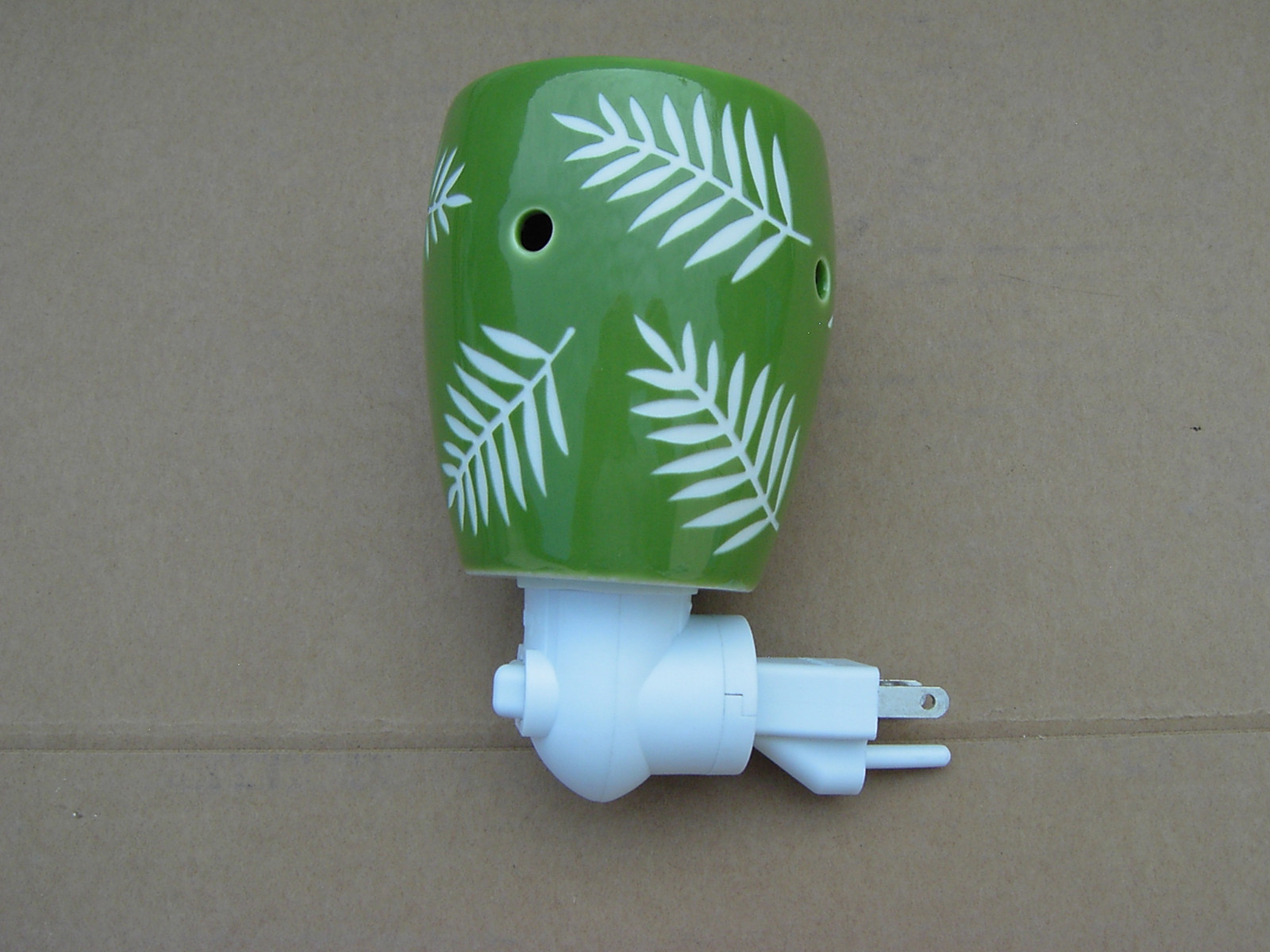 Scentsy warmer for wax scents, green