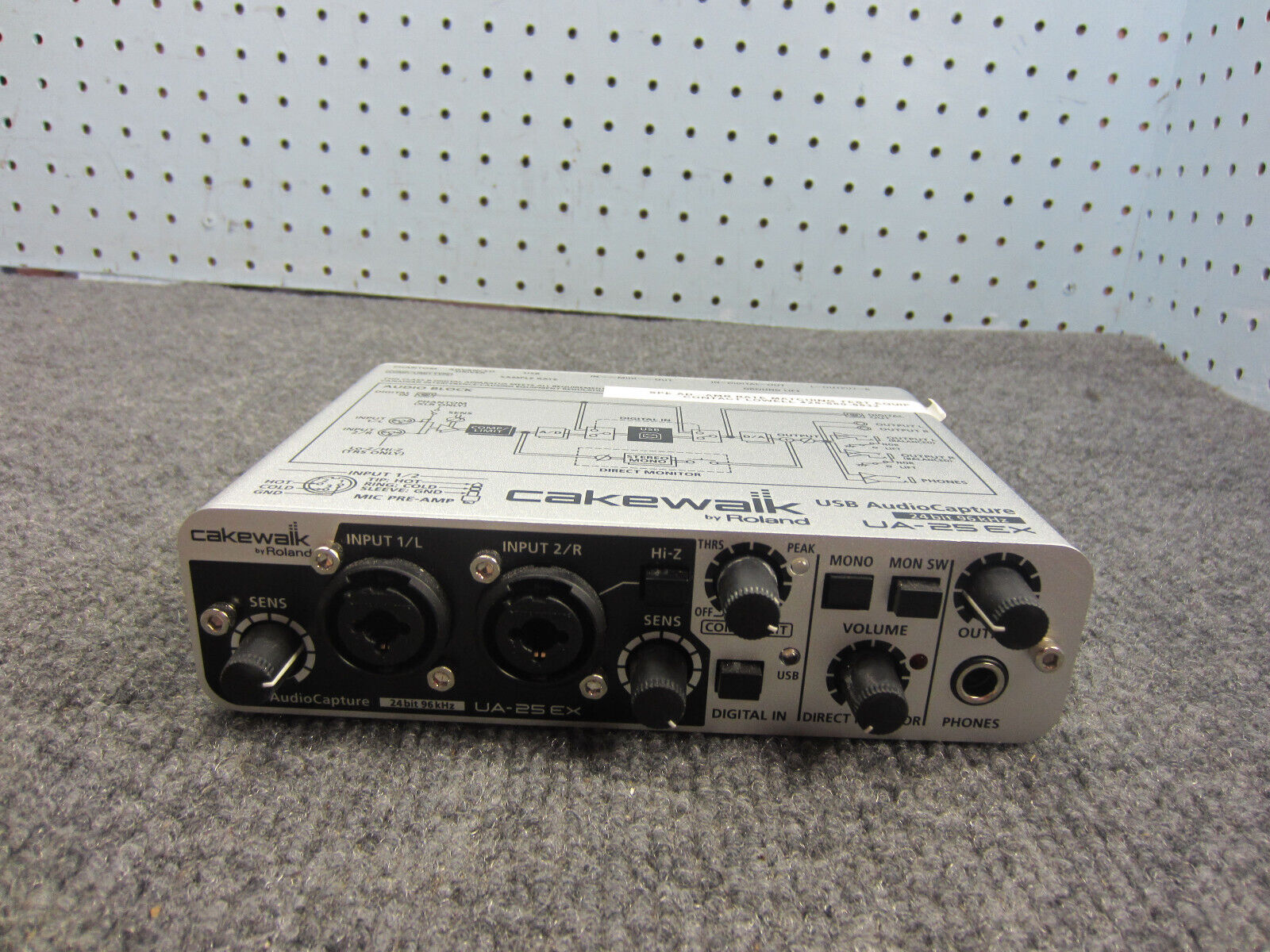 Roland/Cakewalk UA-25EX USB Stereo Audio Capture & MIDI Roland/Cakewalk UA-25EX USB Stereo Audio Capture & MIDI