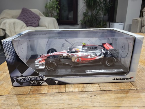 ミニカー Hot Wheels Racing McLaren MP4-22 1/18 HotWheels 1:18 L. Hamilton McLaren MP4-22 formula 1 2007