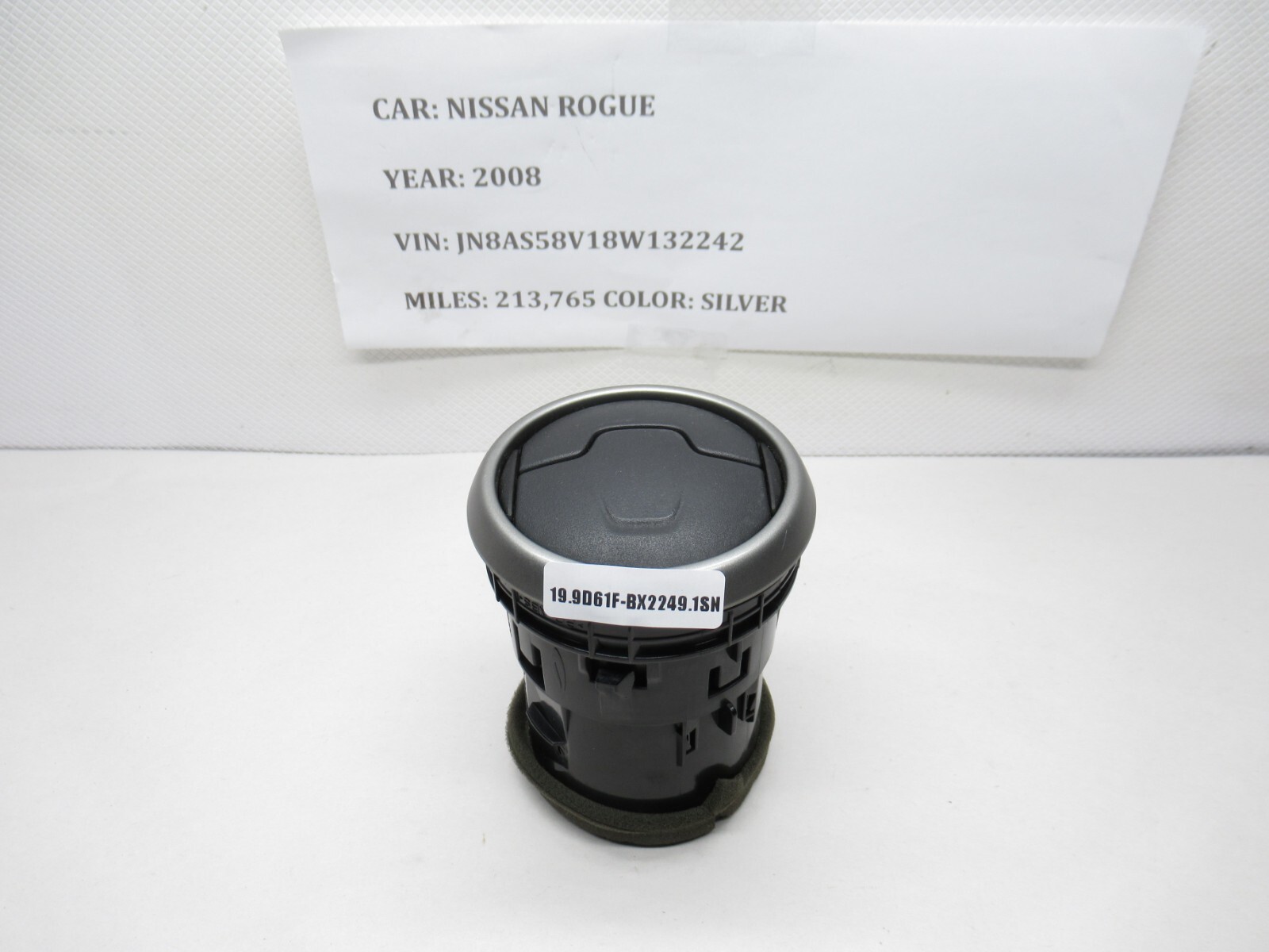 2008-2013 Nissan Rogue Left Hand Dashboard A/C Vent 68760-JE20A OEM