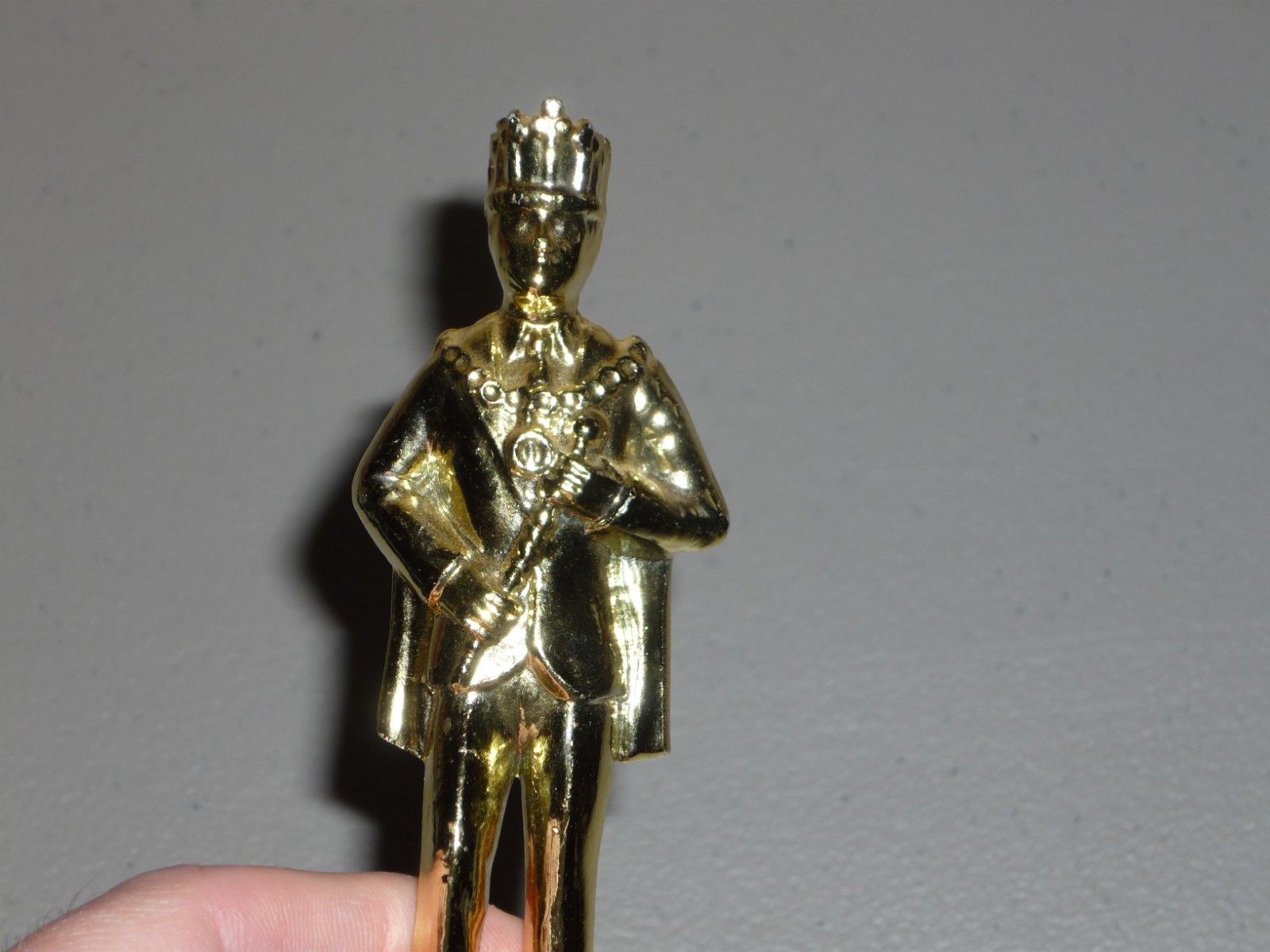 Vintage KING Trophy Topper Metal Tropar