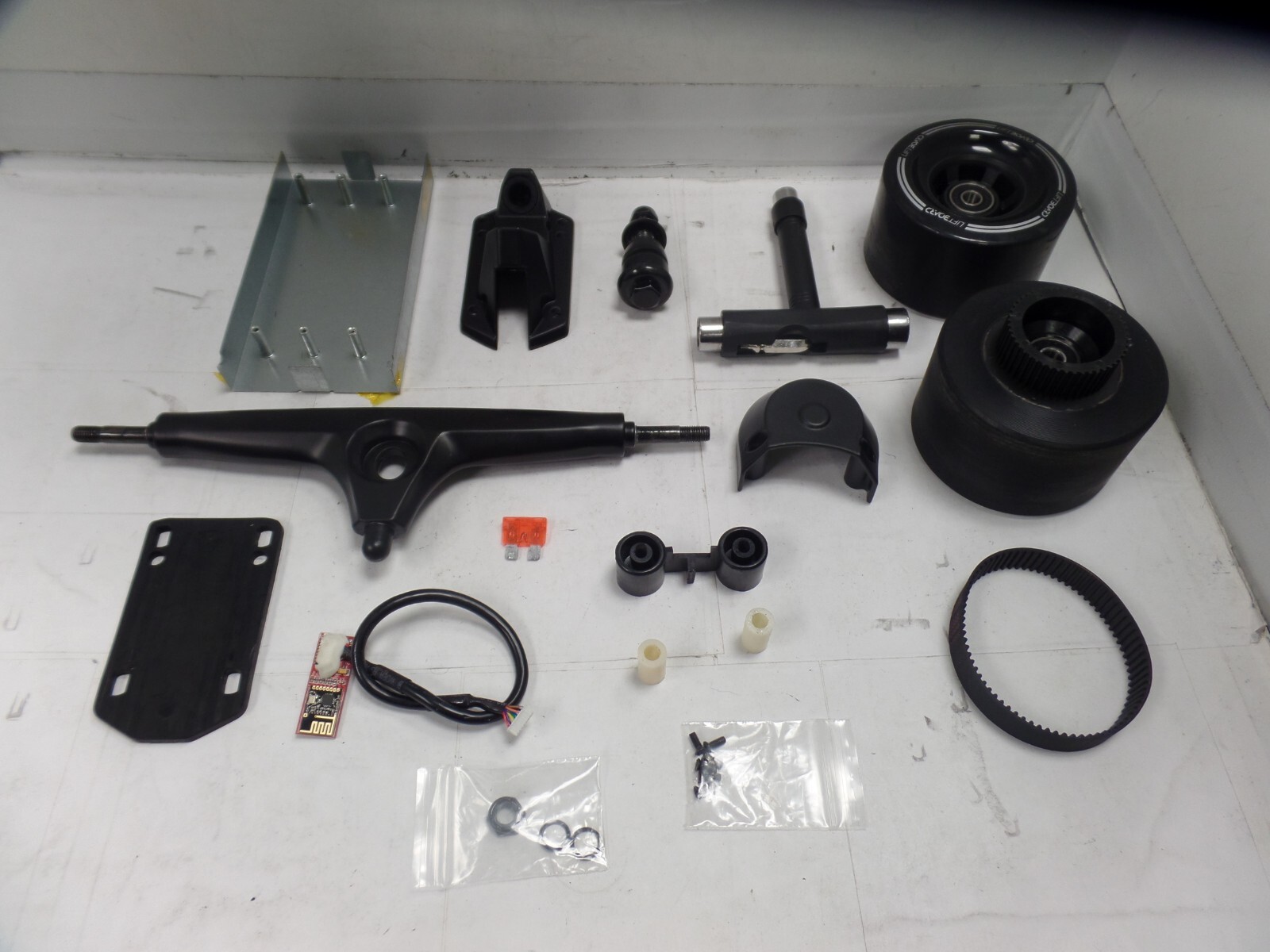 Parts Trucks/wheels/bolts/screws
