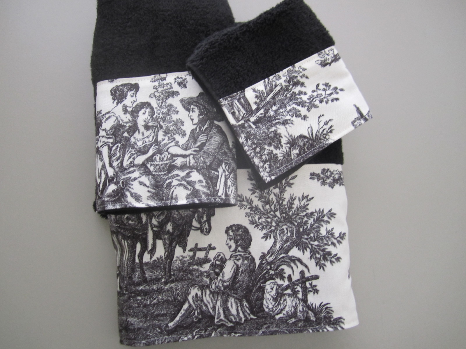 Waverly Toile Bath Towels & Washcloths