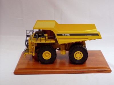 Komatsu Haulpak 930E Dump Truck - 1/50 - DAVID SHARP - SN# 107 of 200 Made