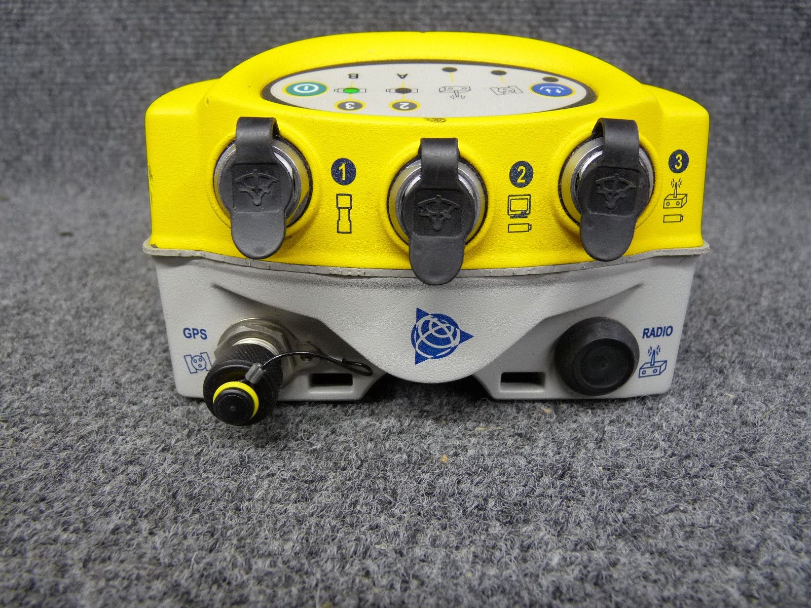 Trimble GPS Receiver Model 5700 P/N: 40406-00  4-Batteries and charger