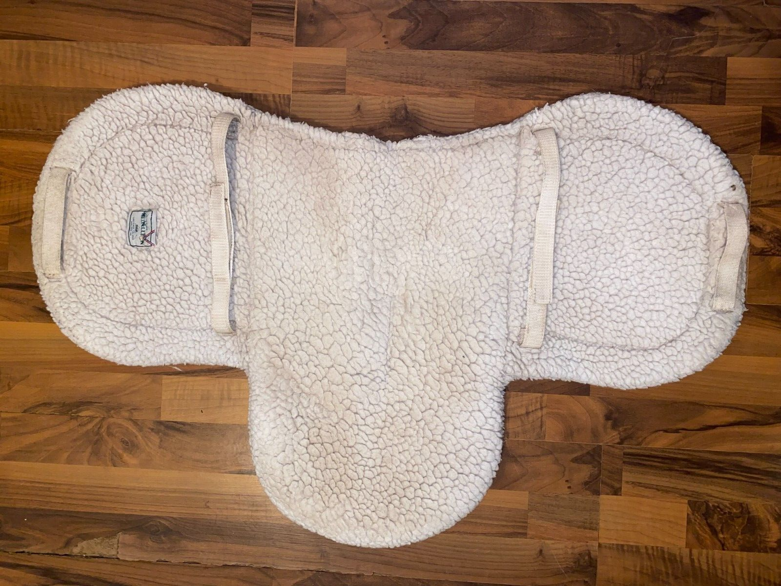 TOKLAT MEDALLION PADDED REAR A/P ENGLISH SADDLE PAD 21'' X 39''