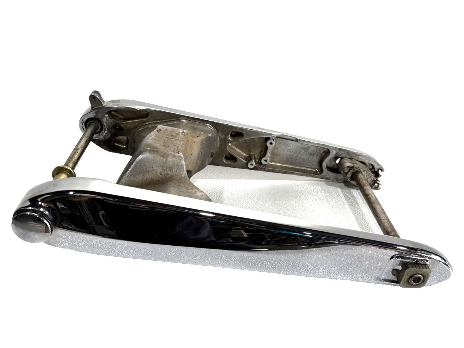 WWW_ARM what we want ❷ 2004 - 2006 Victory Vegas OEM Chrome Swingarm Rear Axle