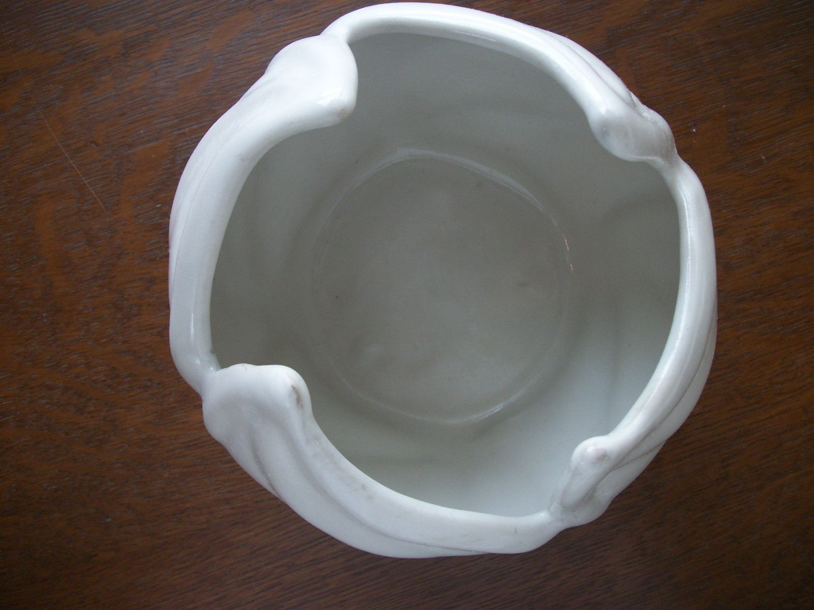 Vitg. Van Briggle Art Pottery Swirl Leaf  Bowl Matte Gray Marked Excellent Cond.