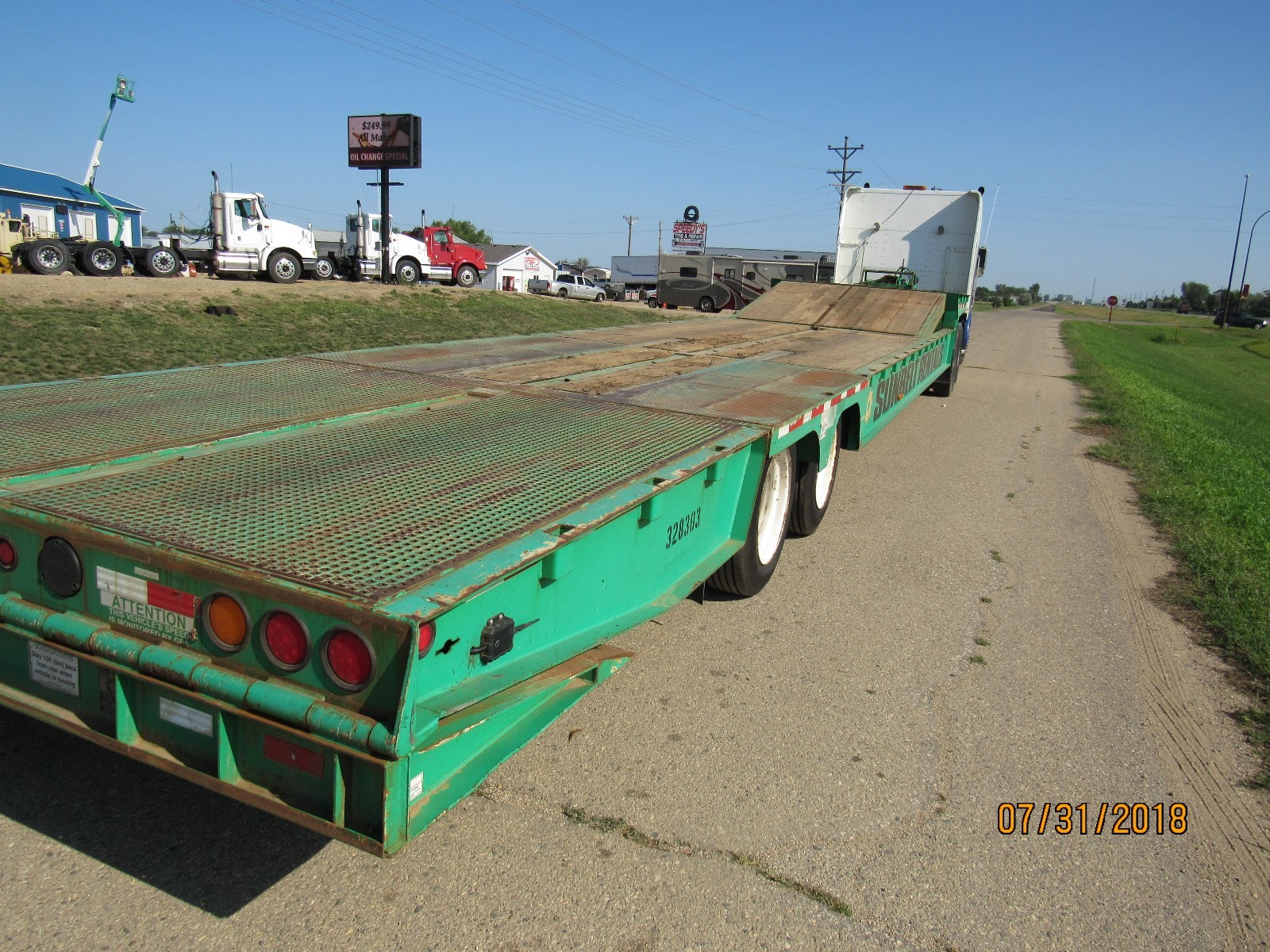 2011 TEREX/LOAD KING TK70HTHYDRAULIC TAIL EQUIPMENT TRAILER-