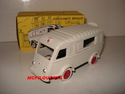 NOREV CIJ EUROPARC RENAULT 1000 KG CAMIONNETTE AMBULANCE MUNICIPALE au 1/43°