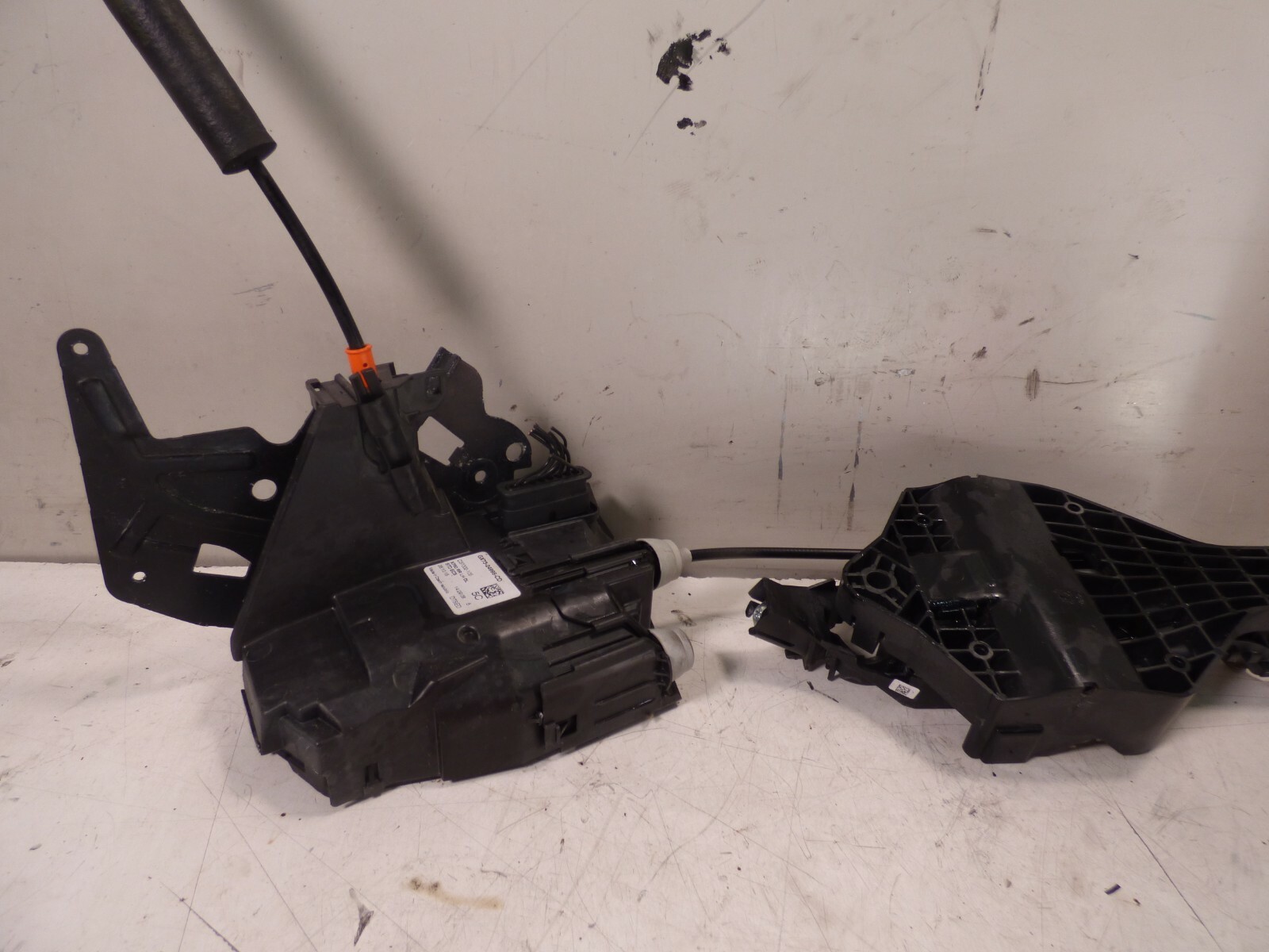 Serratura  posteriore destra JAGUAR XE 2017 GX73-24995-CD