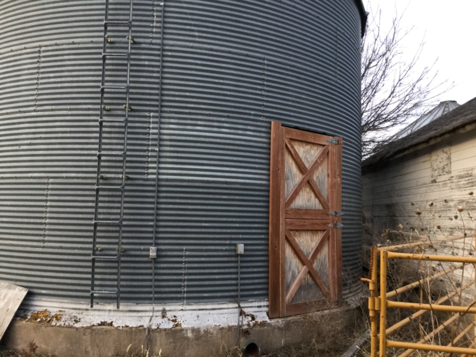 GRAIN BIN TINY HOUSE STEAM PUNK INDUSTRIAL FACTORY PROSPECT CABIN IN THE WOODS
