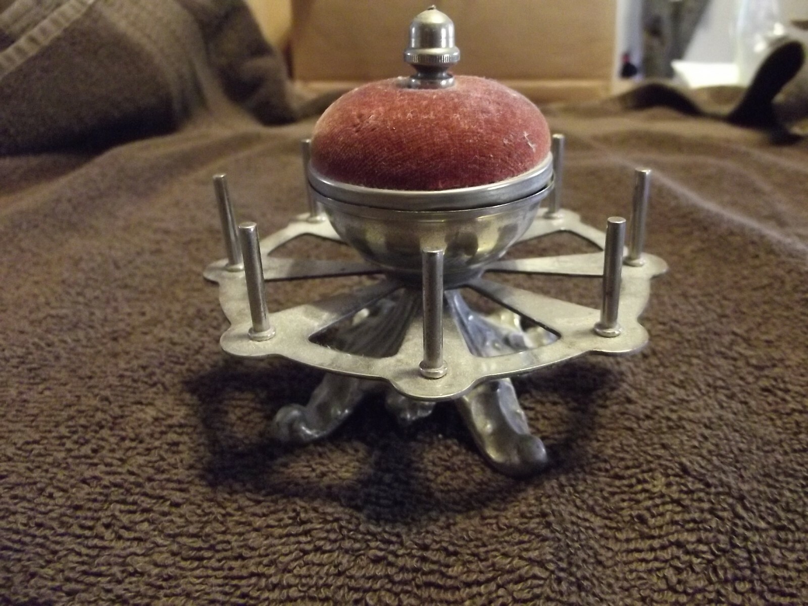 Vintage Sewing Thread Holder & Pin Cushion