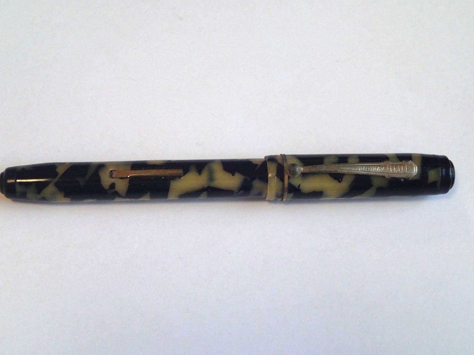 Vintage Fifth Avenue Black & Gold Marbled Fountain Pen