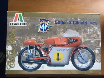 MODELLISMO KIT ITALERI 1/9 MV AGUSTA 500CC 3 CILINDRI 1967 N 4604