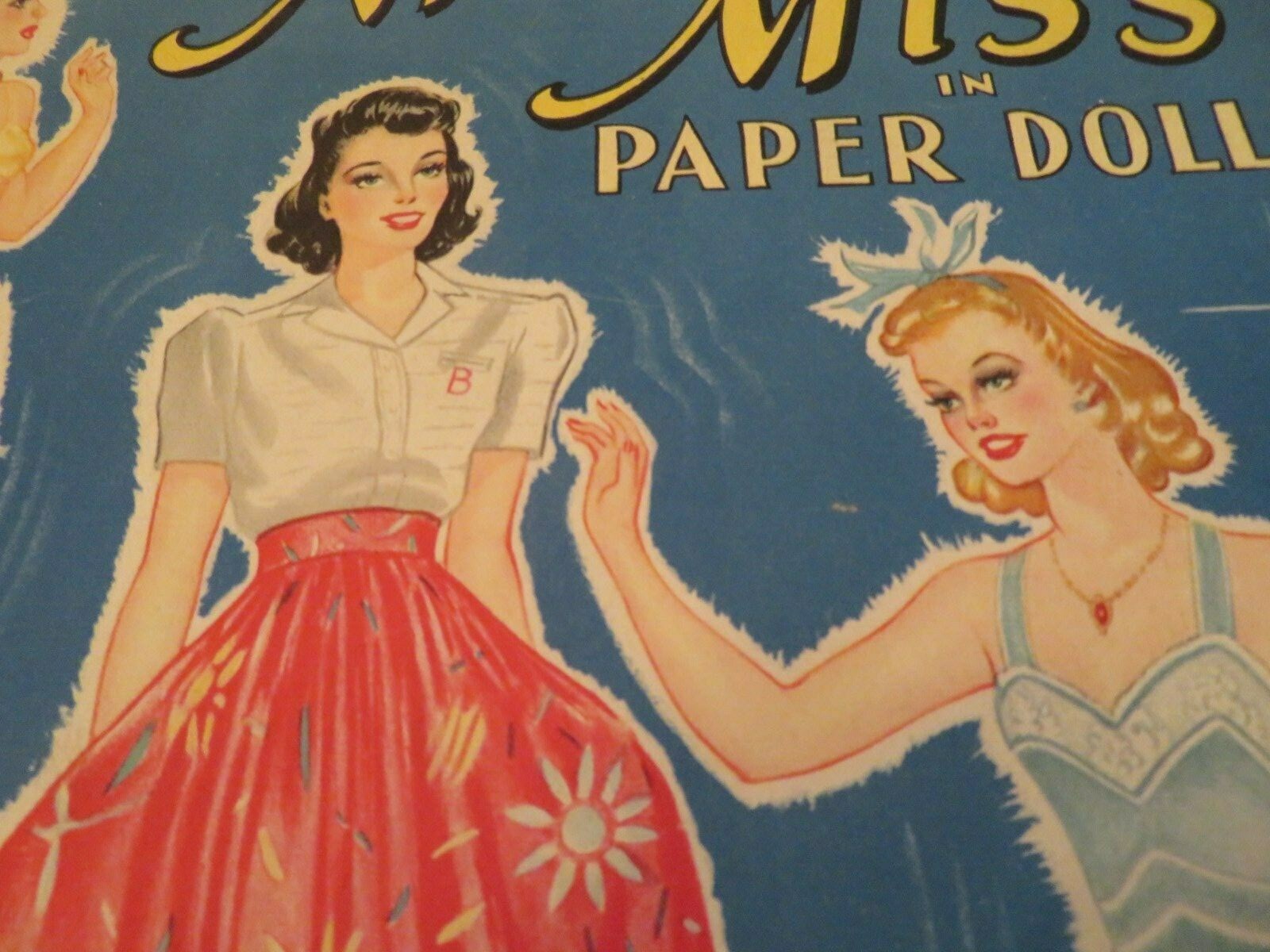 VINTAGE UNCUT 1942 THE MODERN MISS in PAPER DOLLS