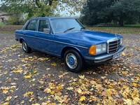 Mercedes W123 200 1082 47k - Beautiful Csr in Superb Order - Video Walk Around