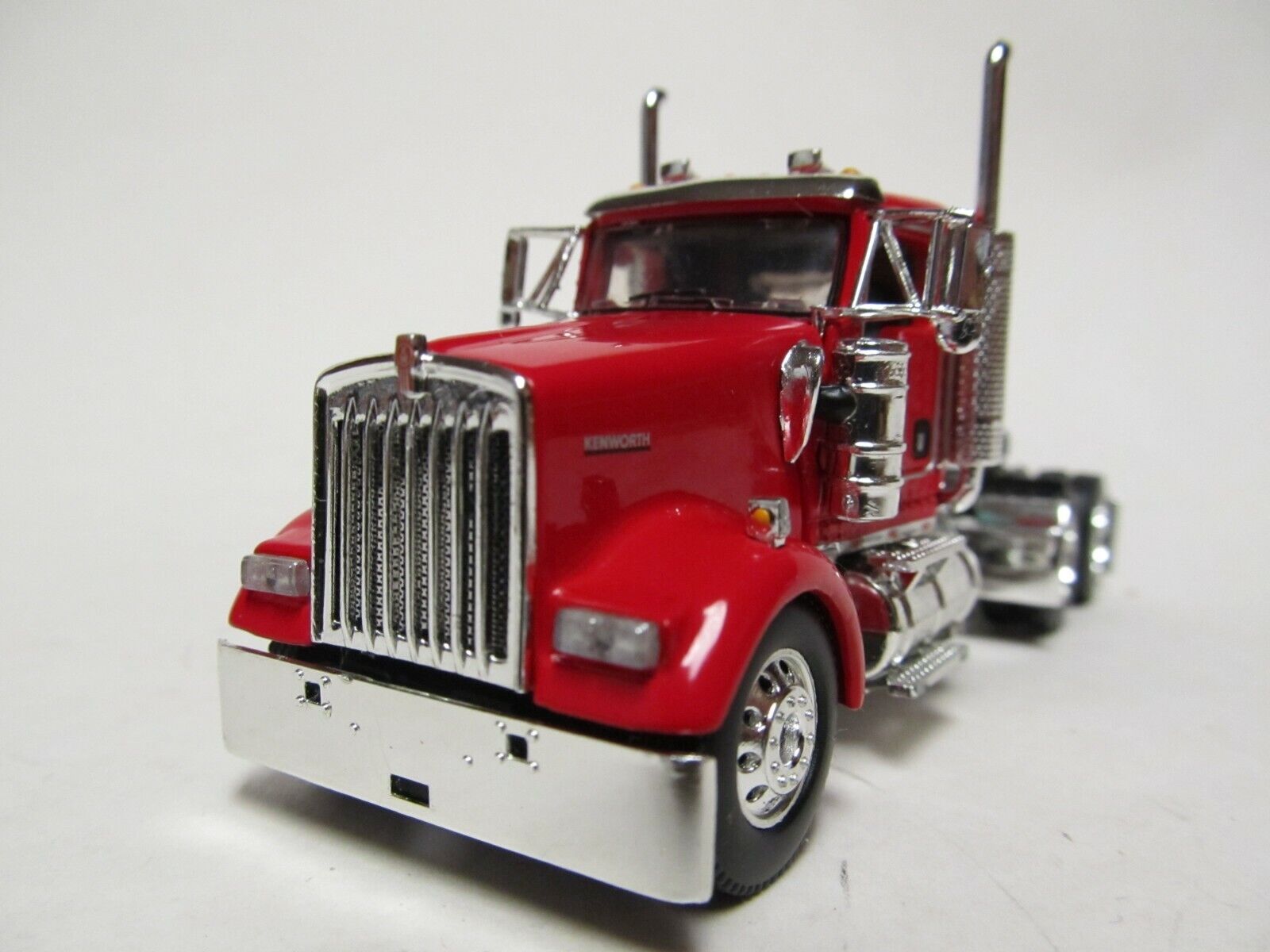 DCP / FIRST GEAR 1/64 SCALE W-900 KENWORTH DAY CAB, RED, BLACK FRAME,RED ENGINE DCP / FIRST GEAR 1/64 SCALE W-900 KENWORTH DAY CAB, RED, BLACK FRAME,RED ENGINE