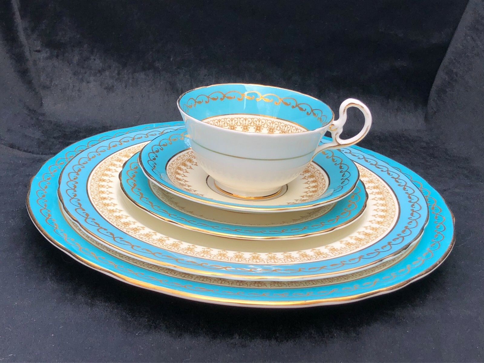 　Bone China Vintage Imperial 22kt gold warranted bone china tea service