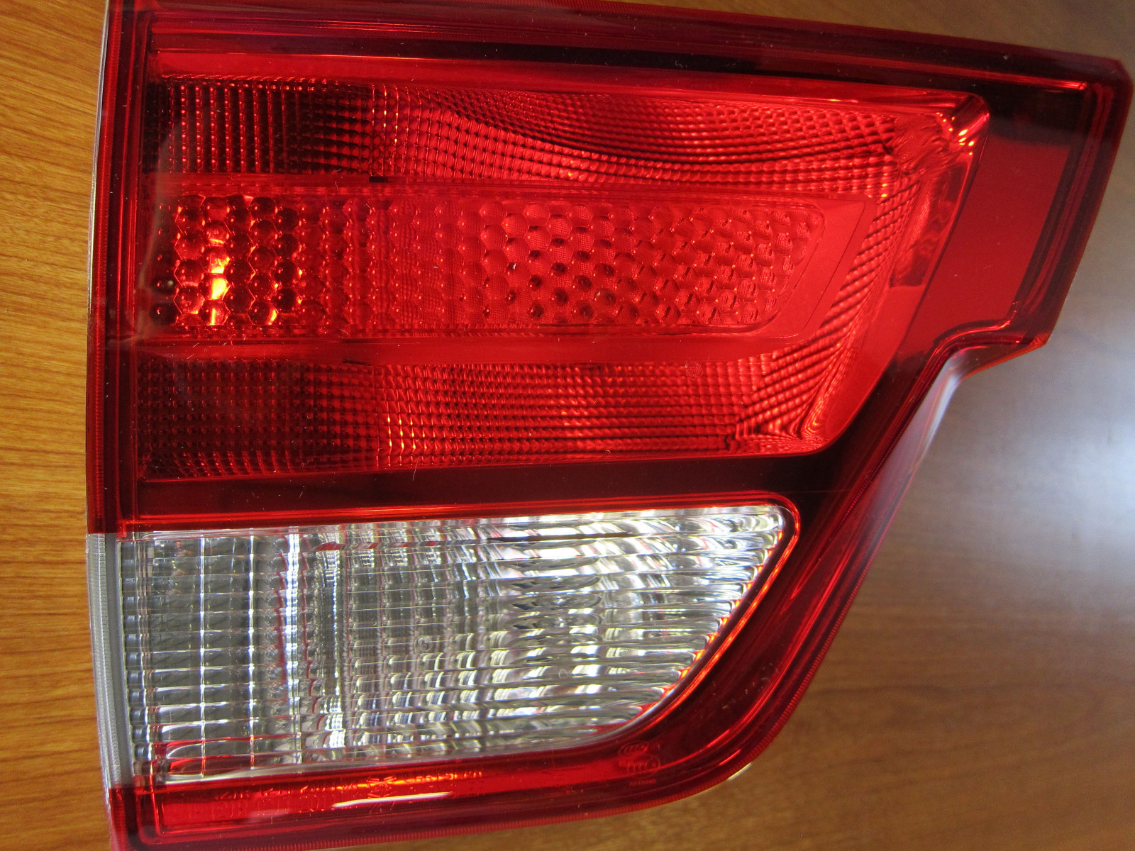 Car & Truck Tail Lights 1113 Jeep Grand Cherokee Rear Drivers Side